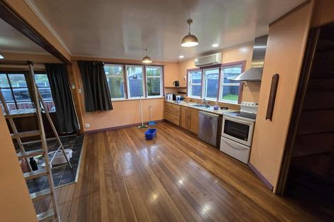 Photo of property in 2 Somme Road, Silverstream, Upper Hutt, 5019