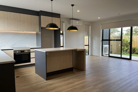 Photo of property in 27f Dawnhaven Drive, Te Atatu Peninsula, Auckland, 0610