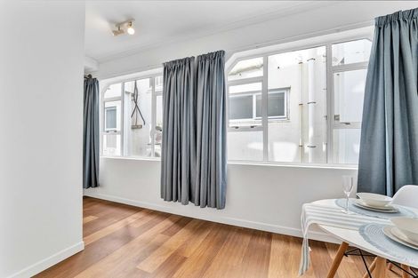 Photo of property in Devonport Apartments, 23/127 Saint Aubyn Street, New Plymouth, 4310