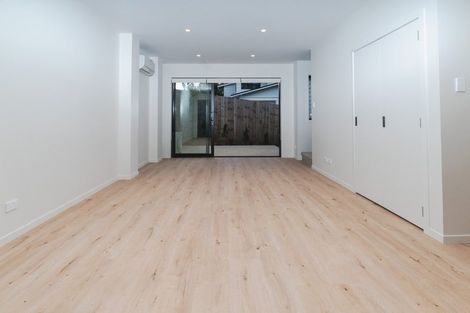 Photo of property in 4/56 Salisbury Road, Birkdale, Auckland, 0626