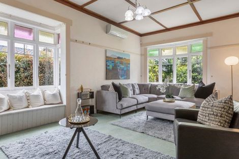 Photo of property in 39 Muir Avenue, Mangere Bridge, Auckland, 2022