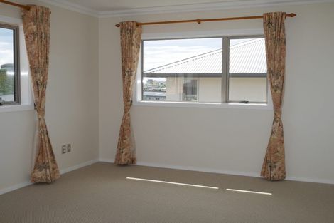 Photo of property in 31 Sumner Terrace, Aotea, Porirua, 5024
