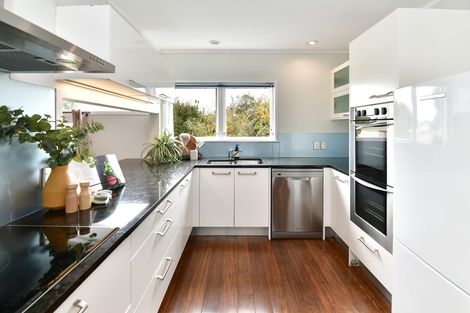 Photo of property in 10 Castleton Street, Birkdale, Auckland, 0626