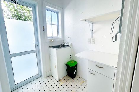 Photo of property in 33 Churchill Road, Cockle Bay, Auckland, 2014