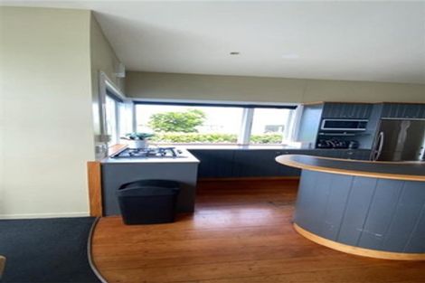 Photo of property in 301 Karaka Bay Road, Karaka Bays, Wellington, 6022