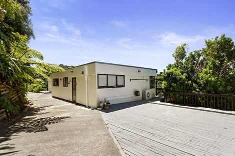 Photo of property in 66 Miromiro Road, Normandale, Lower Hutt, 5010