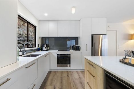 Photo of property in 33 Mcdonnell Road, Arrowtown, 9302