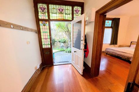 Photo of property in 72 Kelburn Parade, Kelburn, Wellington, 6012