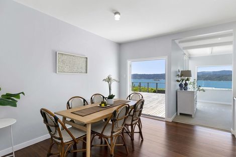 Photo of property in 114 Nevay Road, Karaka Bays, Wellington, 6022