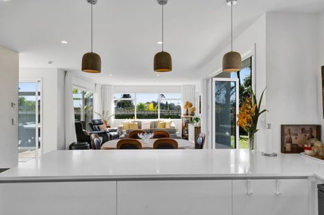 Photo of property in 321b Mangorei Road, Merrilands, New Plymouth, 4312