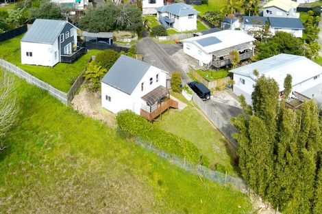 Photo of property in 19 Lilburn Crescent, Massey, Auckland, 0614