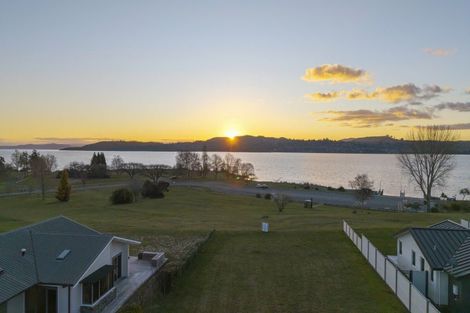 Photo of property in 30 Kuiwai Drive, Rainbow Point, Taupo, 3330