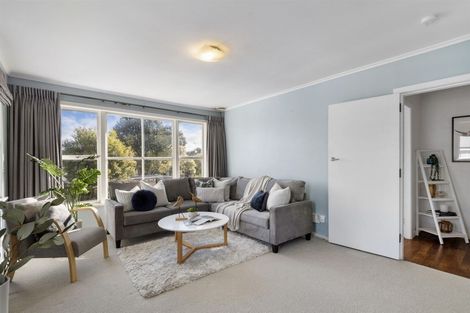 Photo of property in 1/62 Roberts Road, Glenfield, Auckland, 0629