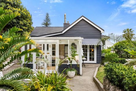 Photo of property in 21 Hornsey Road, Bluff Hill, Napier, 4110