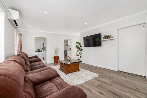 Photo of property in 176 Henderson Valley Road, Henderson, Auckland, 0612