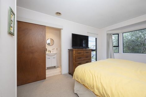 Photo of property in 32 Moire Road, Massey, Auckland, 0614