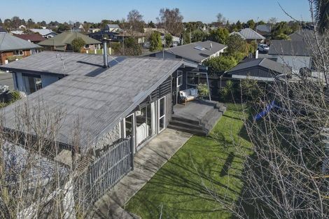 Photo of property in 2 Watson Place, Rangiora, 7400