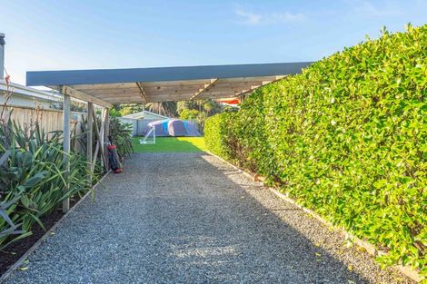 Photo of property in 7 Eruini Street, Waikanae Beach, Waikanae, 5036