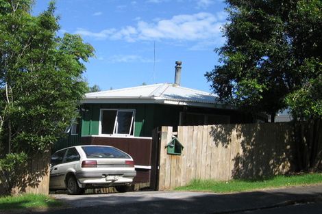 Photo of property in 2 Hanui Place, Massey, Auckland, 0614