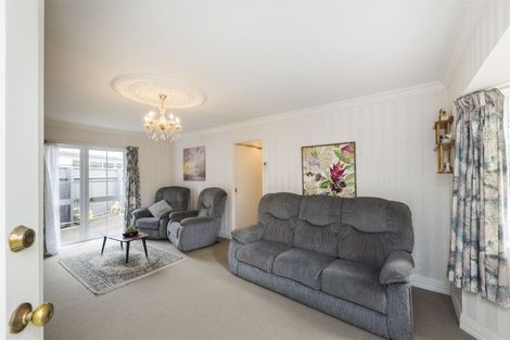 Photo of property in 2a Duna Place, Takaro, Palmerston North, 4412