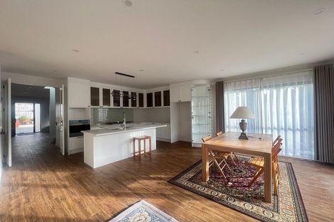 Photo of property in 25 Armstrong Place, New Lynn, Auckland, 0600