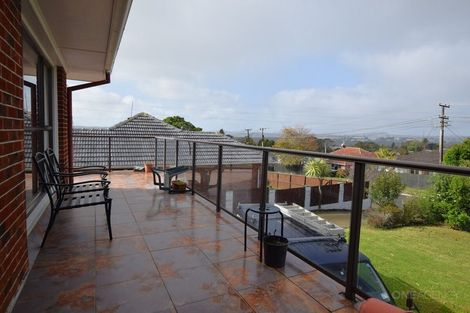 Photo of property in 52 Tiroroa Avenue, Te Atatu South, Auckland, 0610