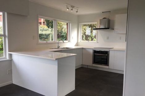 Photo of property in 3/6 East Coast Road, Milford, Auckland, 0620
