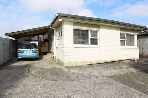 Photo of property in 73a Target Road, Totara Vale, Auckland, 0629