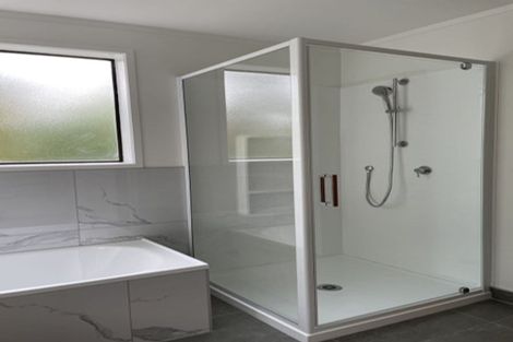 Photo of property in 84a/2 Avonleigh Road, Green Bay, Auckland, 0604