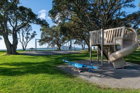 Photo of property in 5/77 Old Lake Road, Narrow Neck, Auckland, 0624