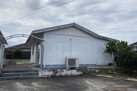 Photo of property in 16 Sandbrook Avenue, Otara, Auckland, 2023