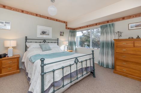 Photo of property in 2 Pentavon Lane, Avonhead, Christchurch, 8042