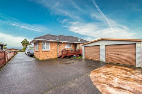 Photo of property in 4168 Great North Road, Glendene, Auckland, 0602