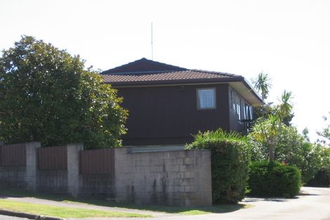 Photo of property in 1/20 Castor Bay Road, Castor Bay, Auckland, 0620