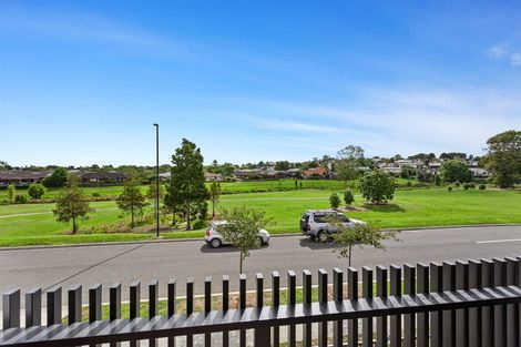 Photo of property in 16 Riria Crescent, Takanini, 2112