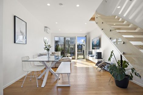 Photo of property in 12/82 East Coast Road, Milford, Auckland, 0620