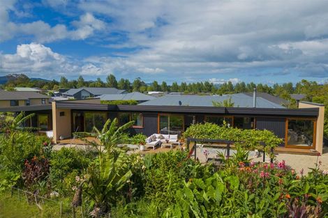 Photo of property in 40 Victoria Street, Coromandel, 3506