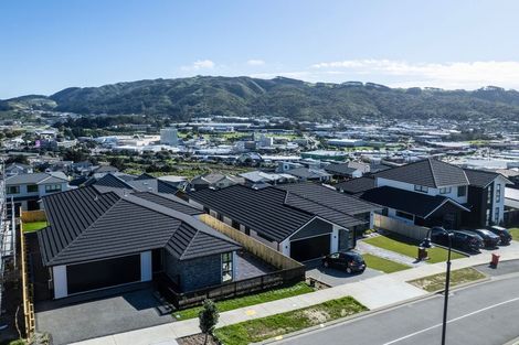 Photo of property in 26 Te Hoiere Street, Aotea, Porirua, 5024