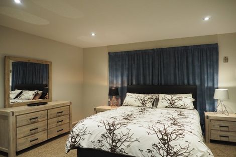 Photo of property in 8 Amner Place, Bluff Hill, Napier, 4110