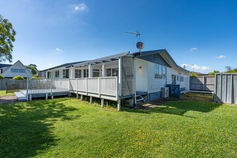 Photo of property in 17 Sandalwood Drive, Dinsdale, Hamilton, 3204