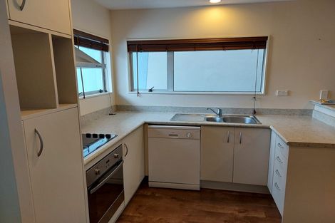 Photo of property in 12/138 Queens Drive, Lyall Bay, Wellington, 6022