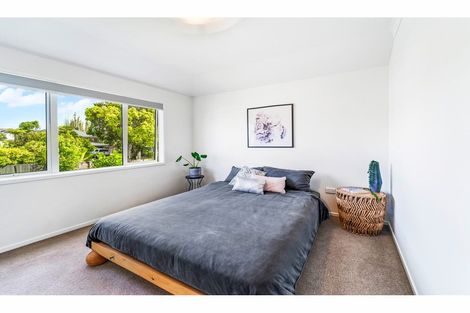 Photo of property in 2 Sunrise Lane, Te Atatu South, Auckland, 0610