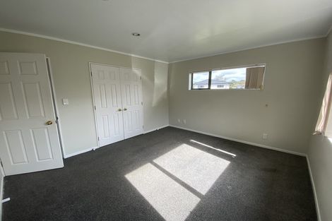 Photo of property in 25 Ginders Drive, Massey, Auckland, 0614