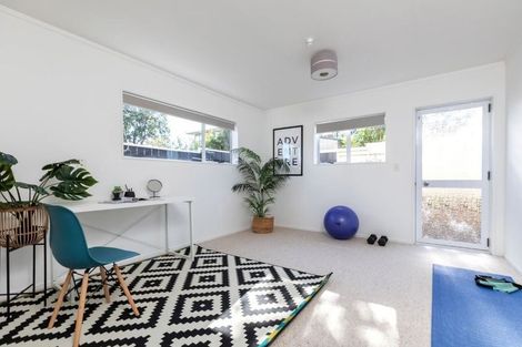 Photo of property in 8b Whiteley Street, Moturoa, New Plymouth, 4310