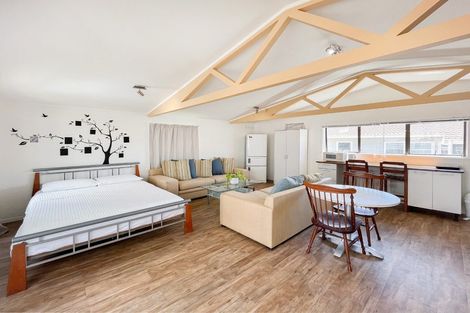 Photo of property in 14 Merida Place, Unsworth Heights, Auckland, 0632