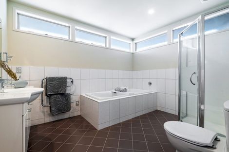 Photo of property in 19 English Oak Drive, Schnapper Rock, Auckland, 0632