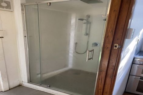 Photo of property in 21 Nikau Road, Point Howard, Lower Hutt, 5013
