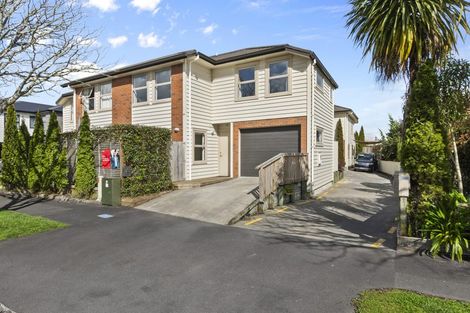 Photo of property in 2/52 Cook Street, Hamilton East, Hamilton, 3216