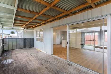 Photo of property in 32 Idlewild Avenue, Mangere, Auckland, 2022