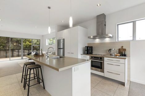 Photo of property in 39 Tiketike Way, Brooklyn, Wellington, 6021